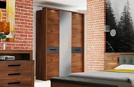 Шкафы трехдверные Шкафы трехдверные